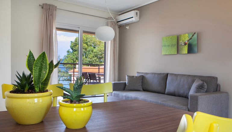 Meliti Waterfront Suites