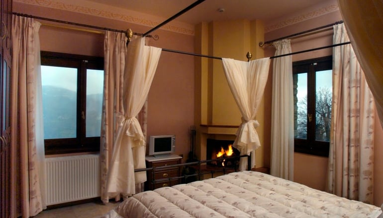 4*Miression Traditional Guesthouse & Holiday House