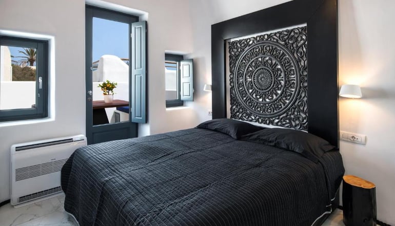 Mirinda Villa Santorini