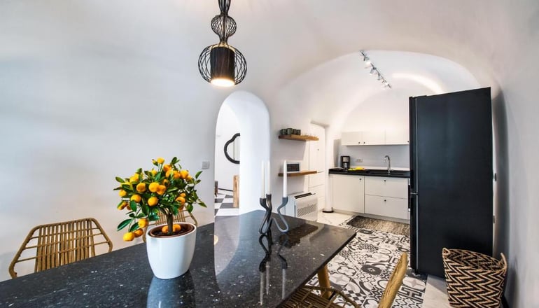 Mirinda Villa Santorini