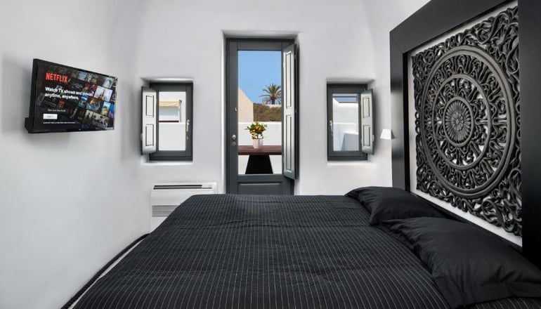 Mirinda Villa Santorini