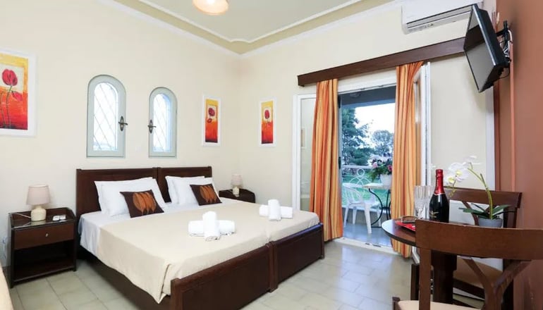 Molfetta Beach Hotel - Γουβιά, Κέρκυρα