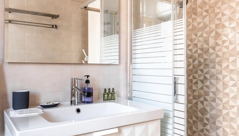 Monastiraki Urban Apartment by Bill & John Apartments Athens