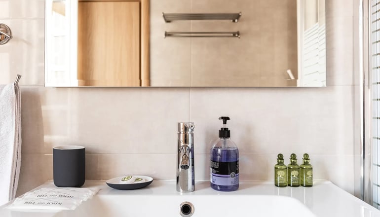 Monastiraki Urban Apartment by Bill & John Apartments Athens