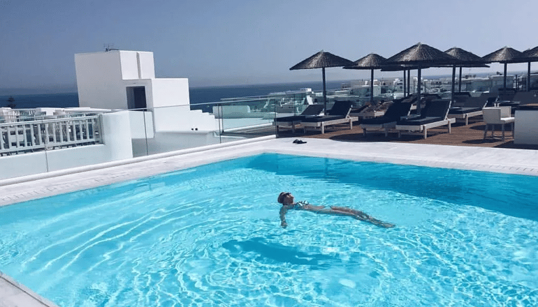 4* George Hotel-  Πλατύς Γιαλός, Μύκονος