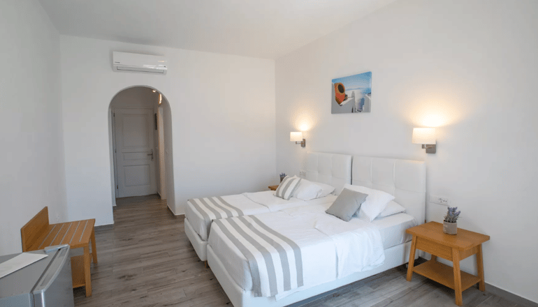 4* George Hotel-  Πλατύς Γιαλός, Μύκονος