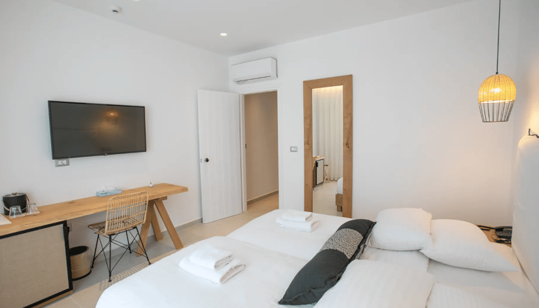 4* George Hotel-  Πλατύς Γιαλός, Μύκονος