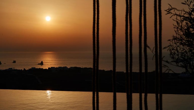 Mythic Exclusive Retreat Paros