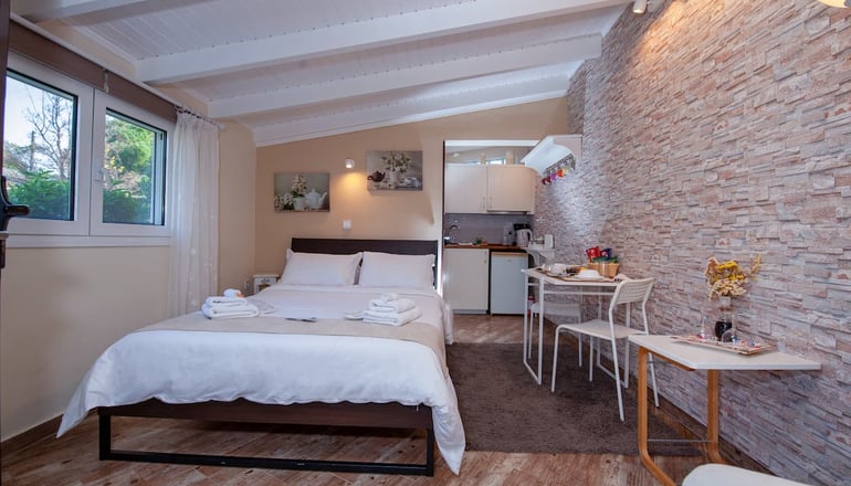 Natalie Apartments - Αρτέμιδα, Λούτσα
