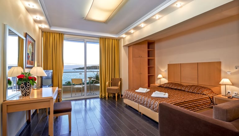 Nautica Bay Hotel