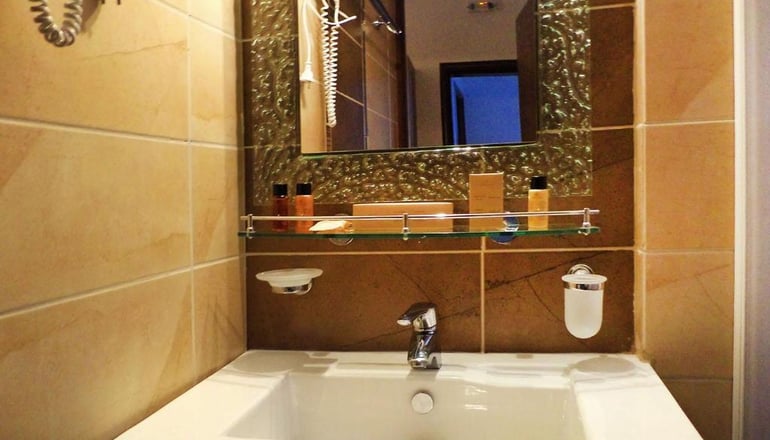 Nefeles Hotel
