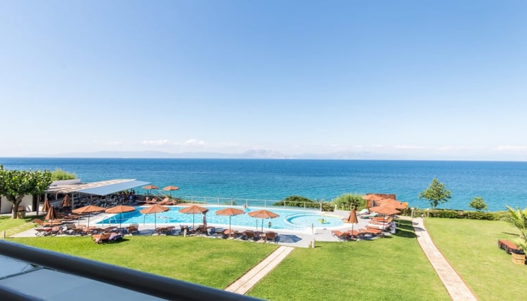 Niforeika Beach Hotel & Bungalows