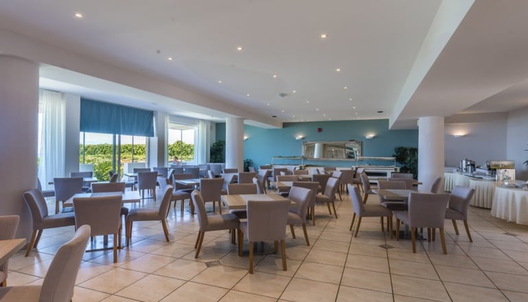 Niforeika Beach Hotel & Bungalows