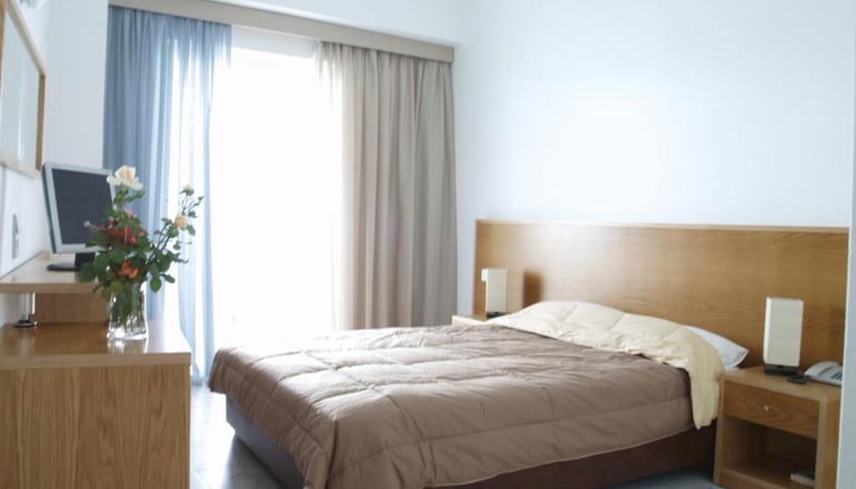 Niforeika Beach Hotel & Bungalows