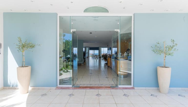 Niforeika Beach Hotel & Bungalows