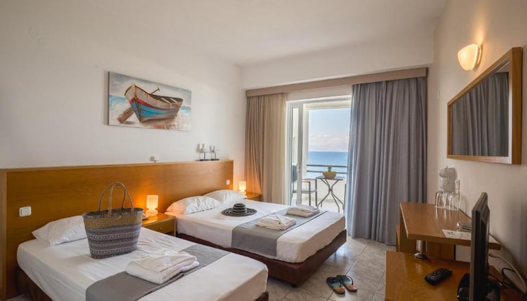 Niforeika Beach Hotel & Bungalows