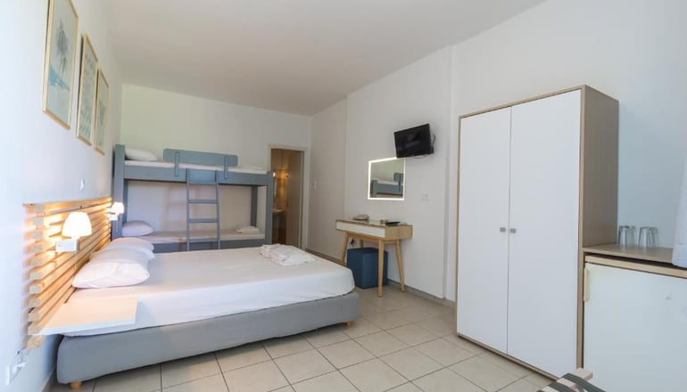 Niforeika Beach Hotel & Bungalows