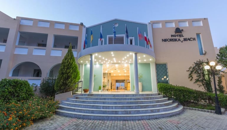 Niforeika Beach Hotel & Bungalows