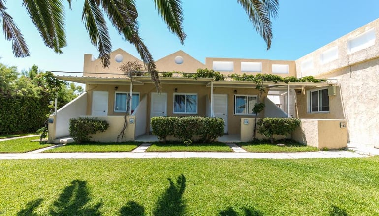 Niforeika Beach Hotel & Bungalows