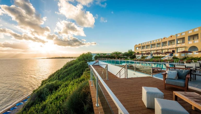 Niforeika Beach Hotel & Bungalows