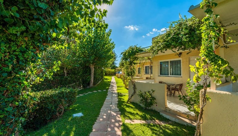 Niforeika Beach Hotel & Bungalows