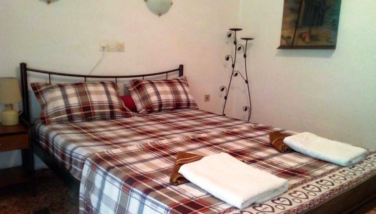 Nikos Rooms