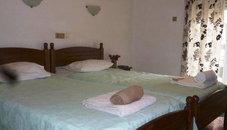 Nikos Rooms