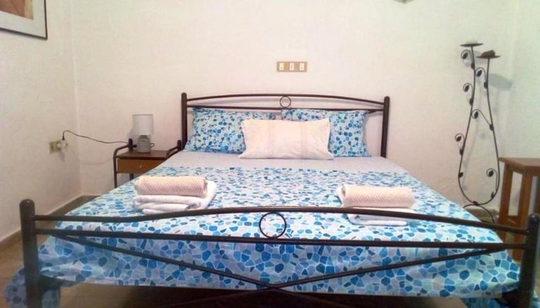 Nikos Rooms