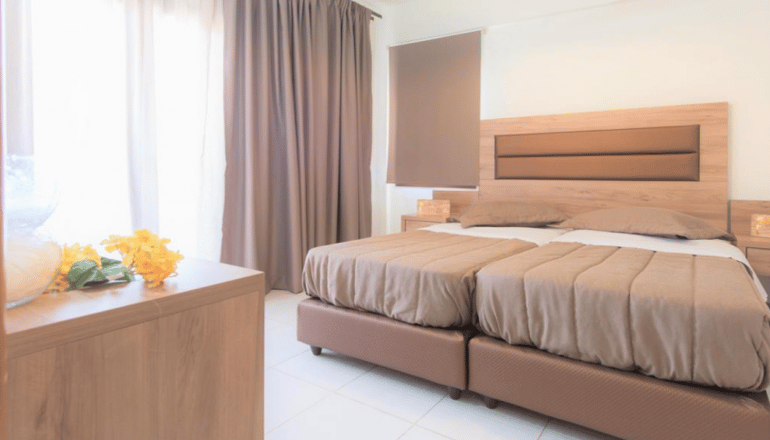 Niriedes-Dionyssos Village