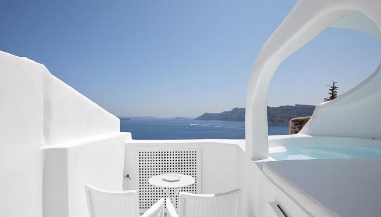 Oia White Cave Villa
