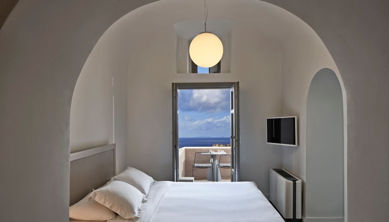 4* Old Castle - Οία, Σαντορίνη
