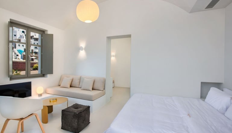 4* Old Castle - Οία, Σαντορίνη