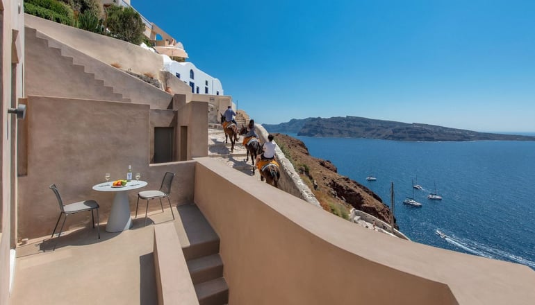 4* Old Castle - Οία, Σαντορίνη