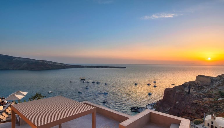 4* Old Castle - Οία, Σαντορίνη