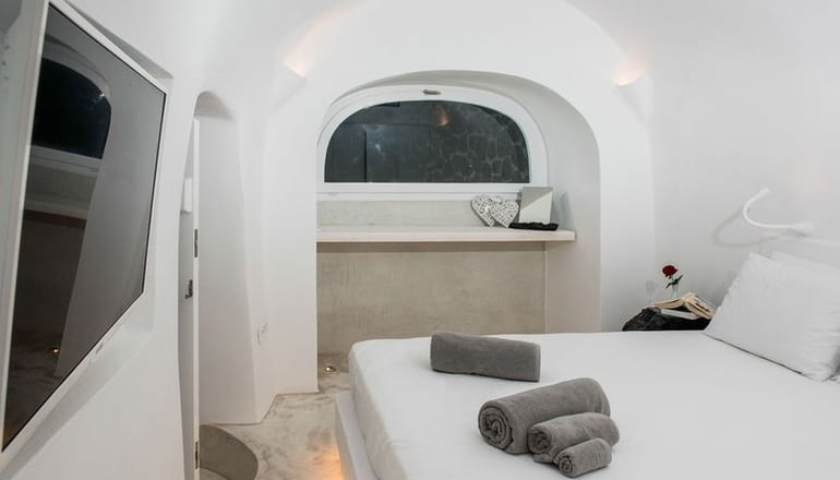 Olea Cave House Santorini