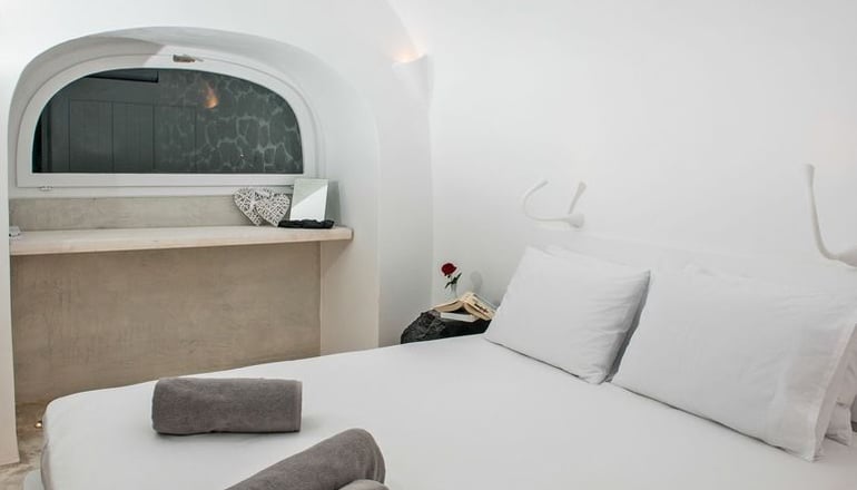 Olea Cave House Santorini