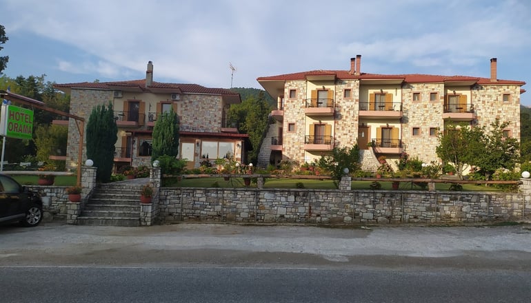 Orama Hotel & Suites