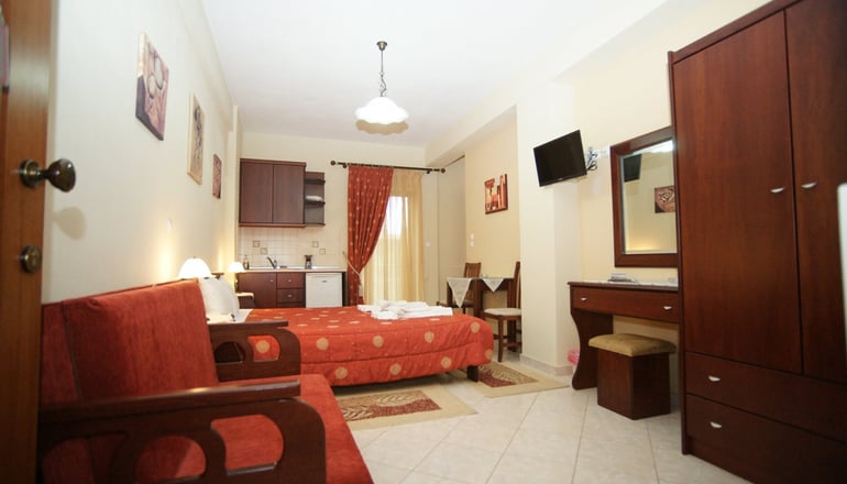Orama Hotel & Suites