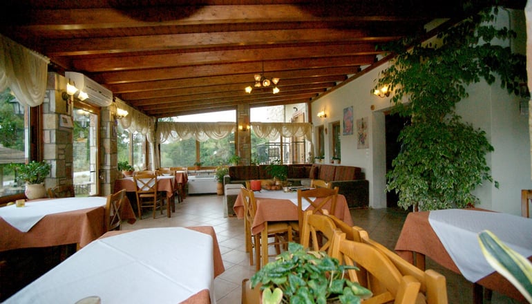 Orama Hotel & Suites