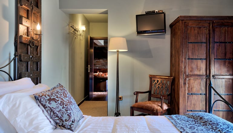 Volhon Mansions by Bill & John Apartments & Villas