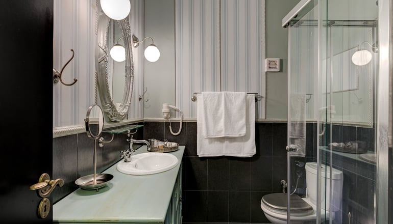 Volhon Mansions by Bill & John Apartments & Villas