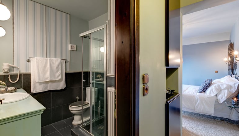 Volhon Mansions by Bill & John Apartments & Villas