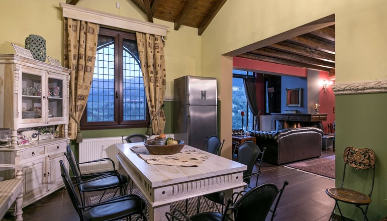 Volhon Mansions by Bill & John Apartments & Villas