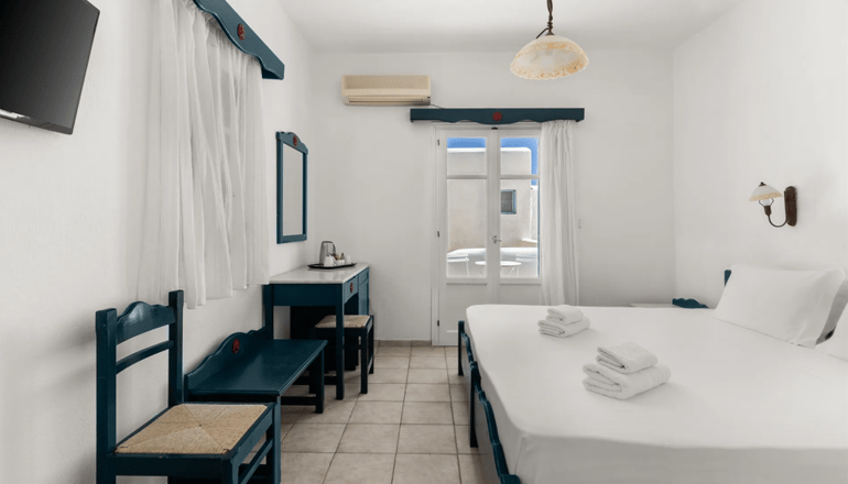 Paros Inn Seafront - Λογαράς, Πάρος