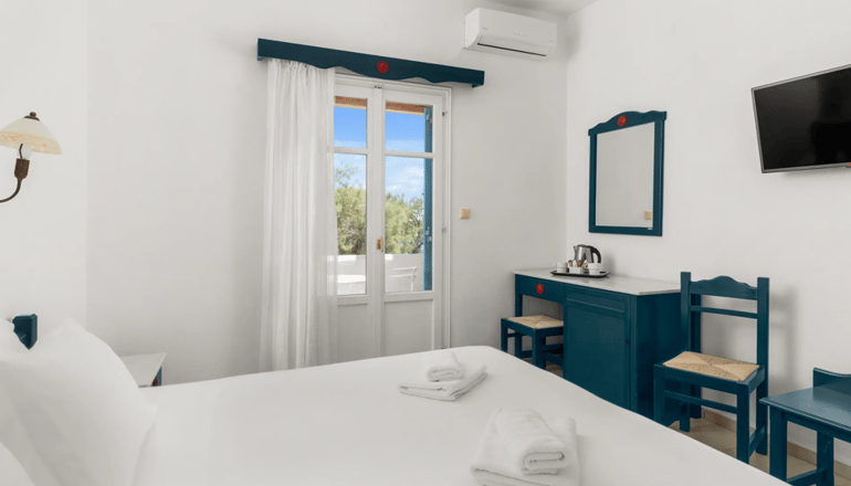 Paros Inn Seafront - Λογαράς, Πάρος