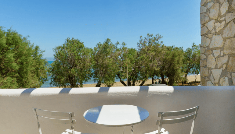 Paros Inn Seafront - Λογαράς, Πάρος