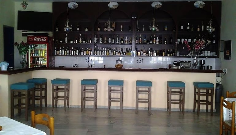 Petradi Hotel - Μυλοπότας, Ίος