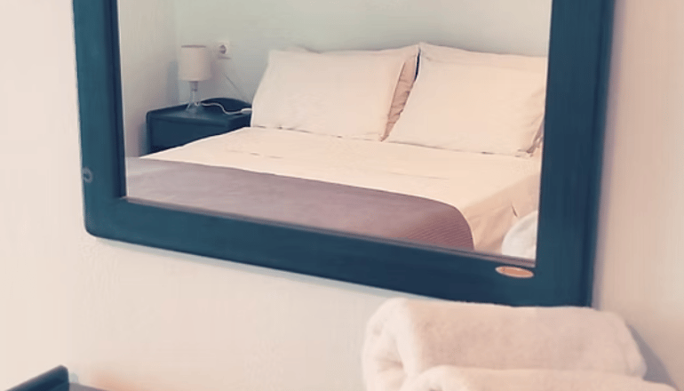 Petries Studios - Άγιοι Απόστολοι, Εύβοια