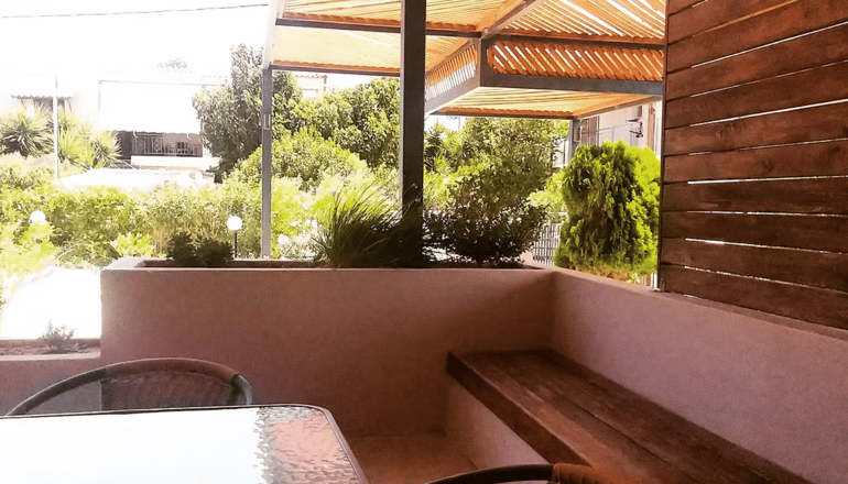 Petries Studios - Άγιοι Απόστολοι, Εύβοια