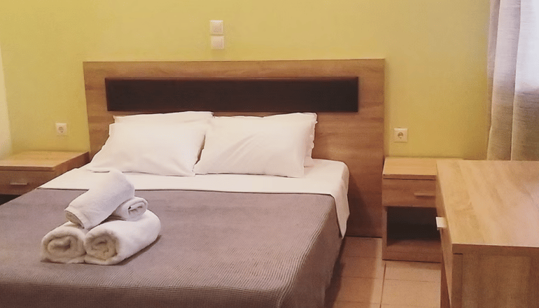 Petries Studios - Άγιοι Απόστολοι, Εύβοια